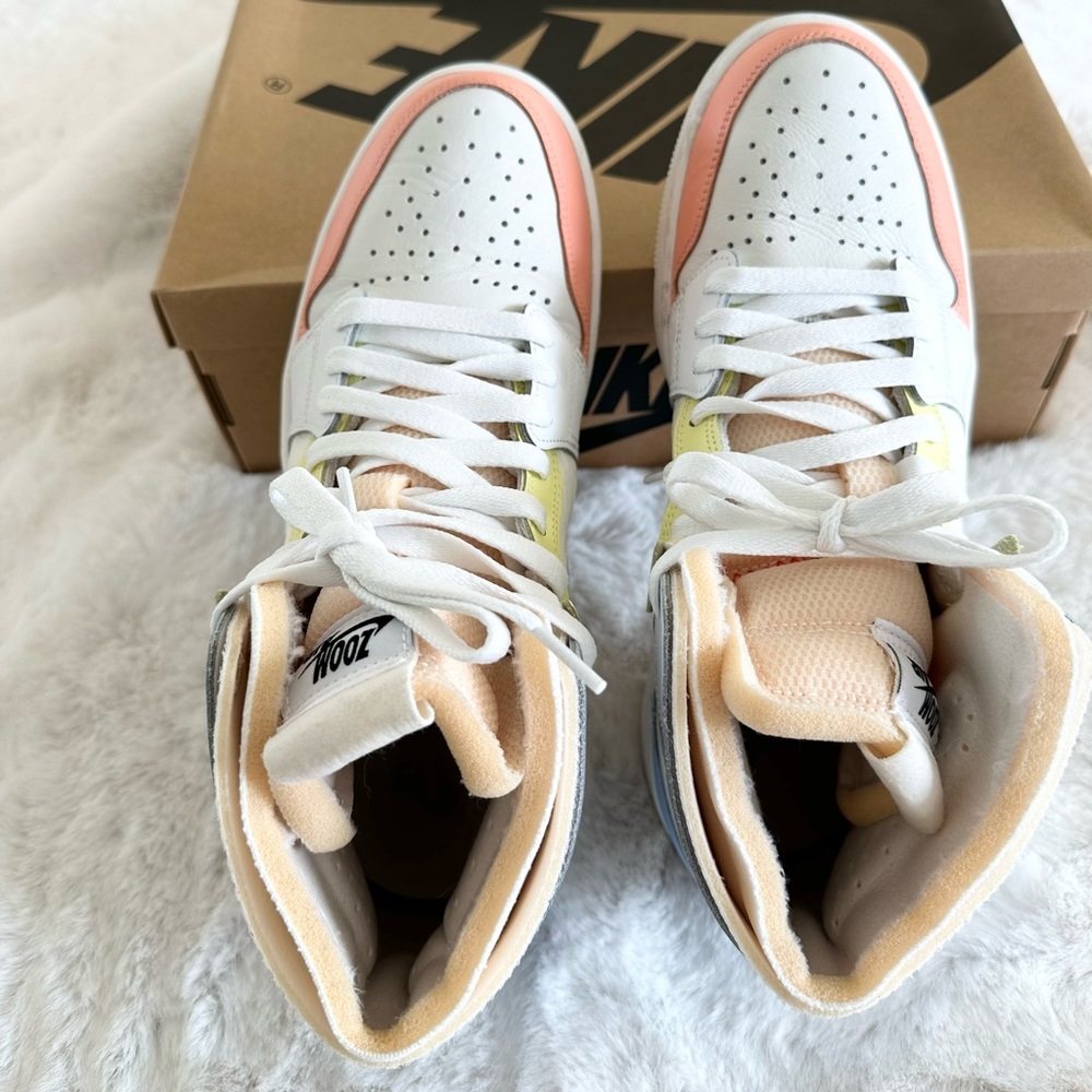 Nike Air Jordan 1 Zoom Air Comfort
High 'To My First Coach - Picture 5 of 8